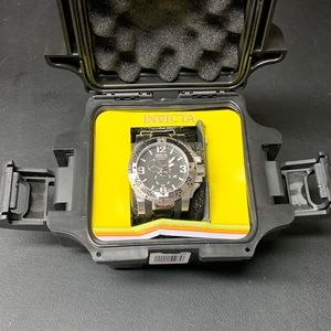 Gents Invicta watch.